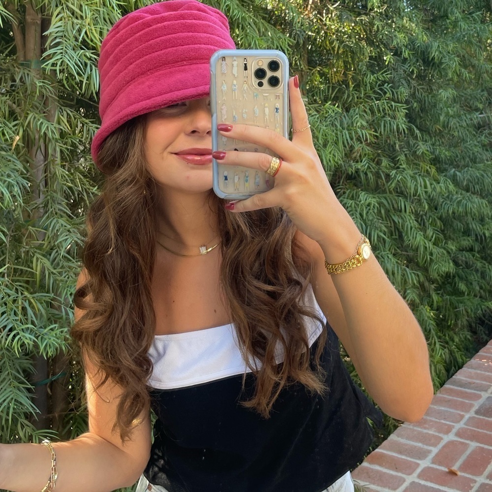 Fuzzy maroon bucket hat 💜